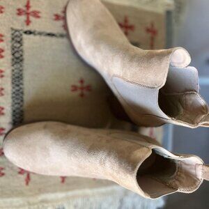 DREAM PAIRS Women's High Chunky Heel Chelsea Ankle Boots Slip - Beige - 7.5